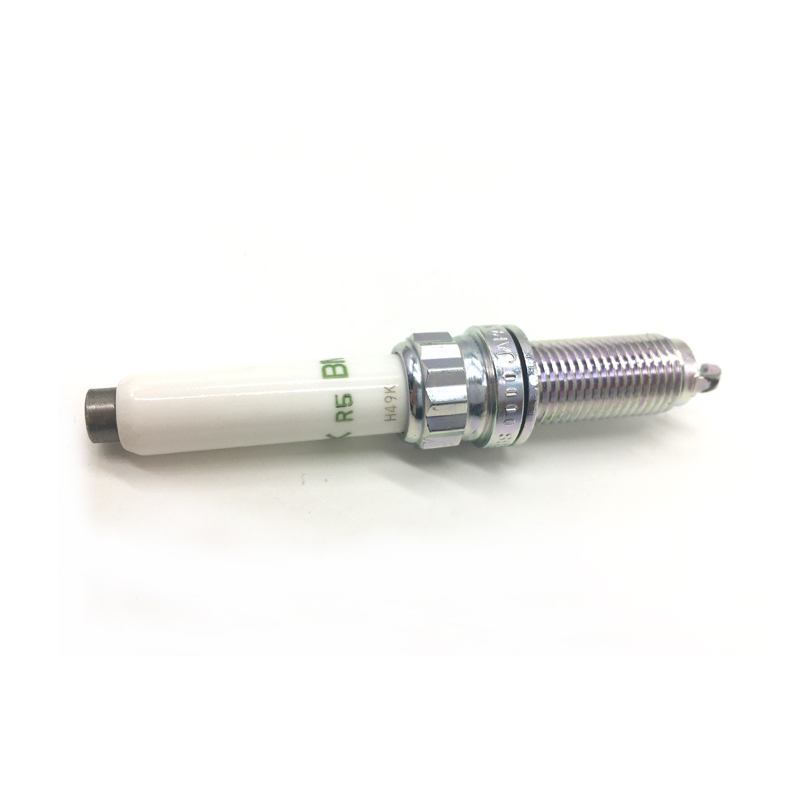 Wholesale Auto Parts Engine Iridium Spark Plug OEM 12120040551 SILZKGR8B8S For BMW 230i 320i 330i 340i 530i