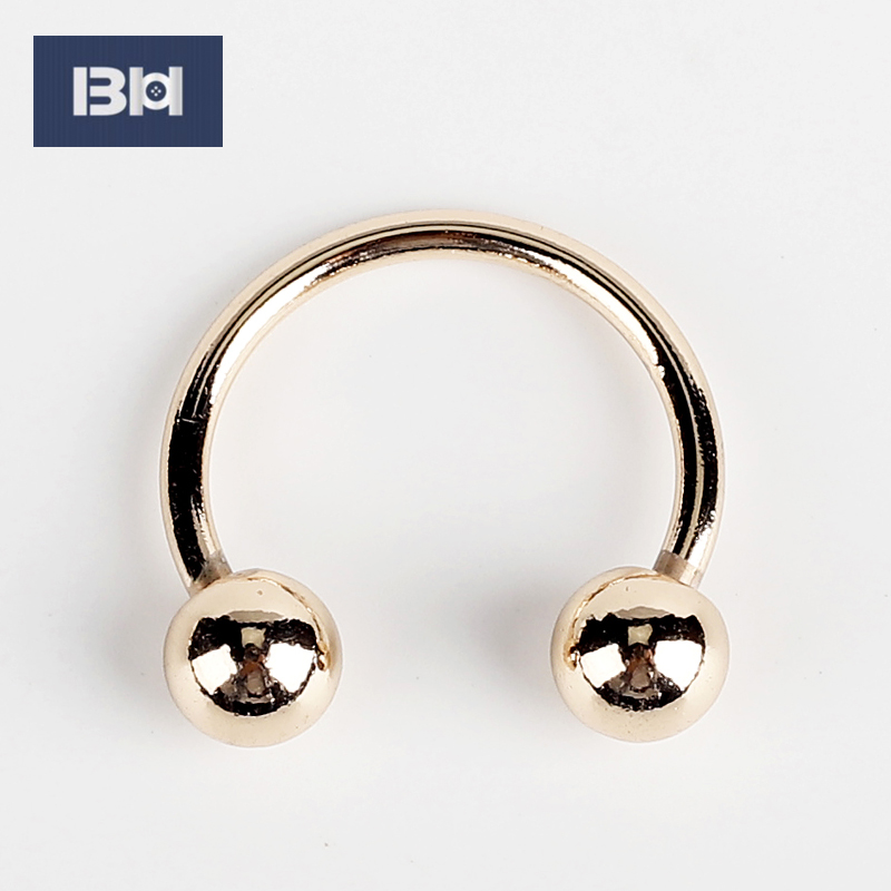 High performance customized custom made fashion brooches for ladies