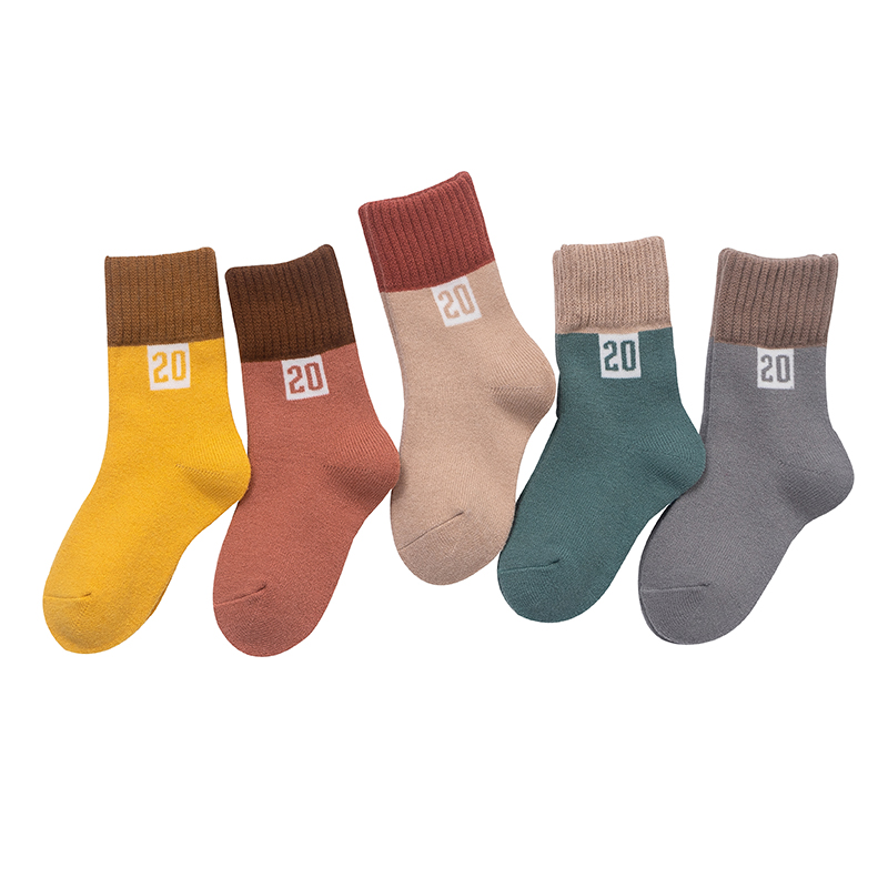 High Quality Soft Polyester Fashion Sport Socks Cute Autumn Socks