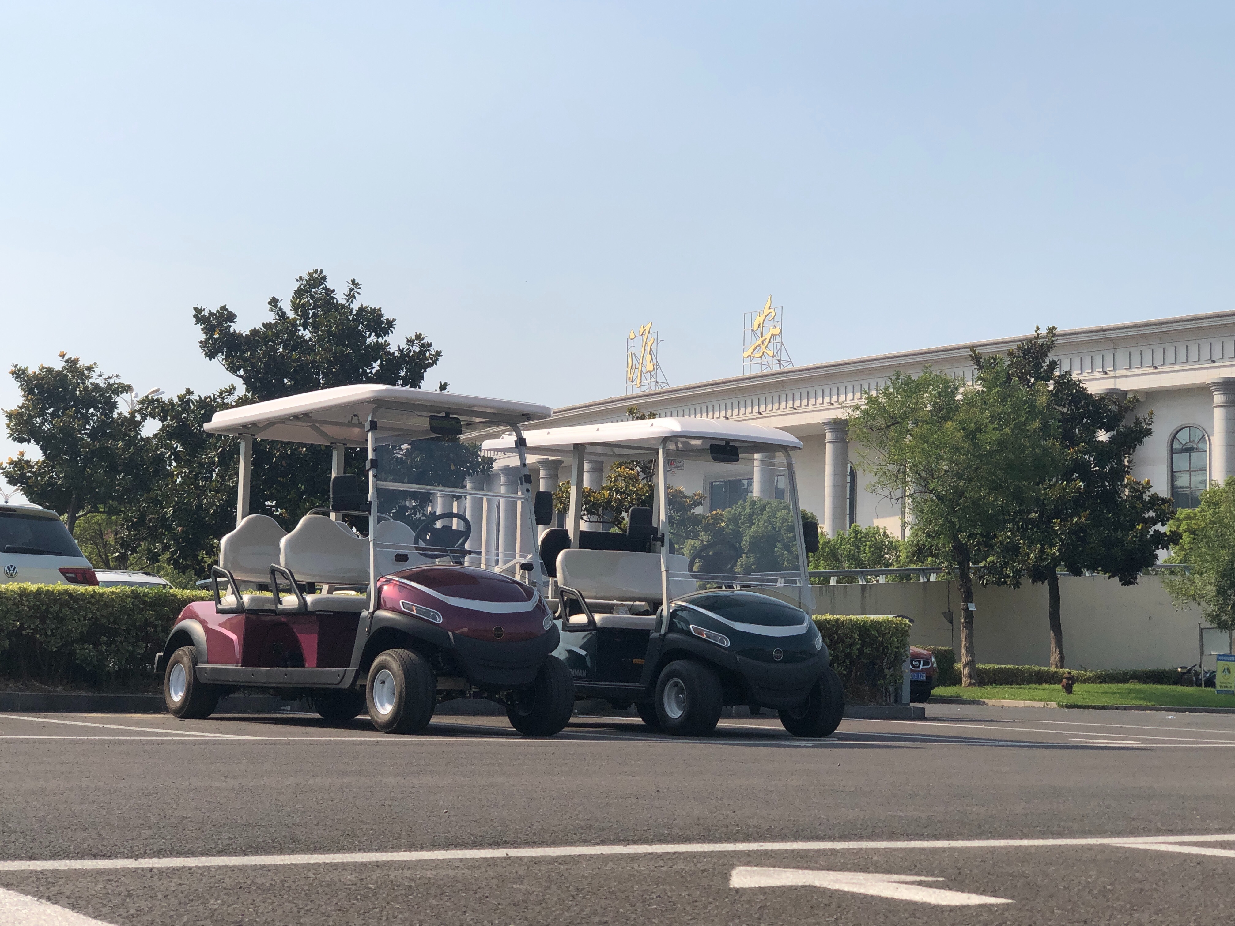Free solar system golf carts electric 4 seats with solar power system and 48 Lithium battery With CE Road legal