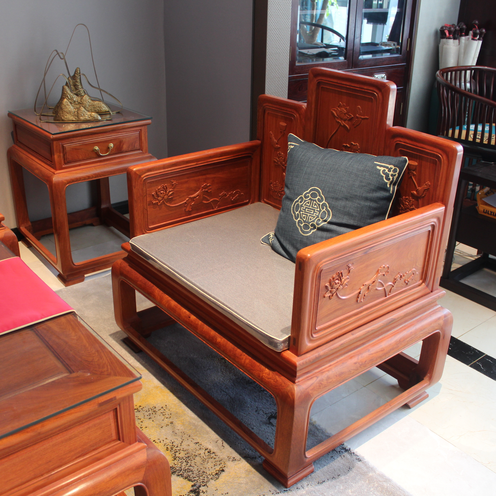 Hot Sale Modern Design Sofa Living Room Furniture Dining Set