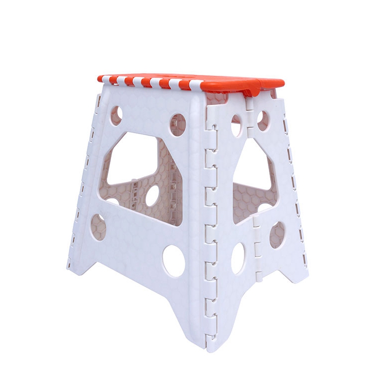 2021 new lightweight and easy to carry white folding step stool mini plastic folding stool