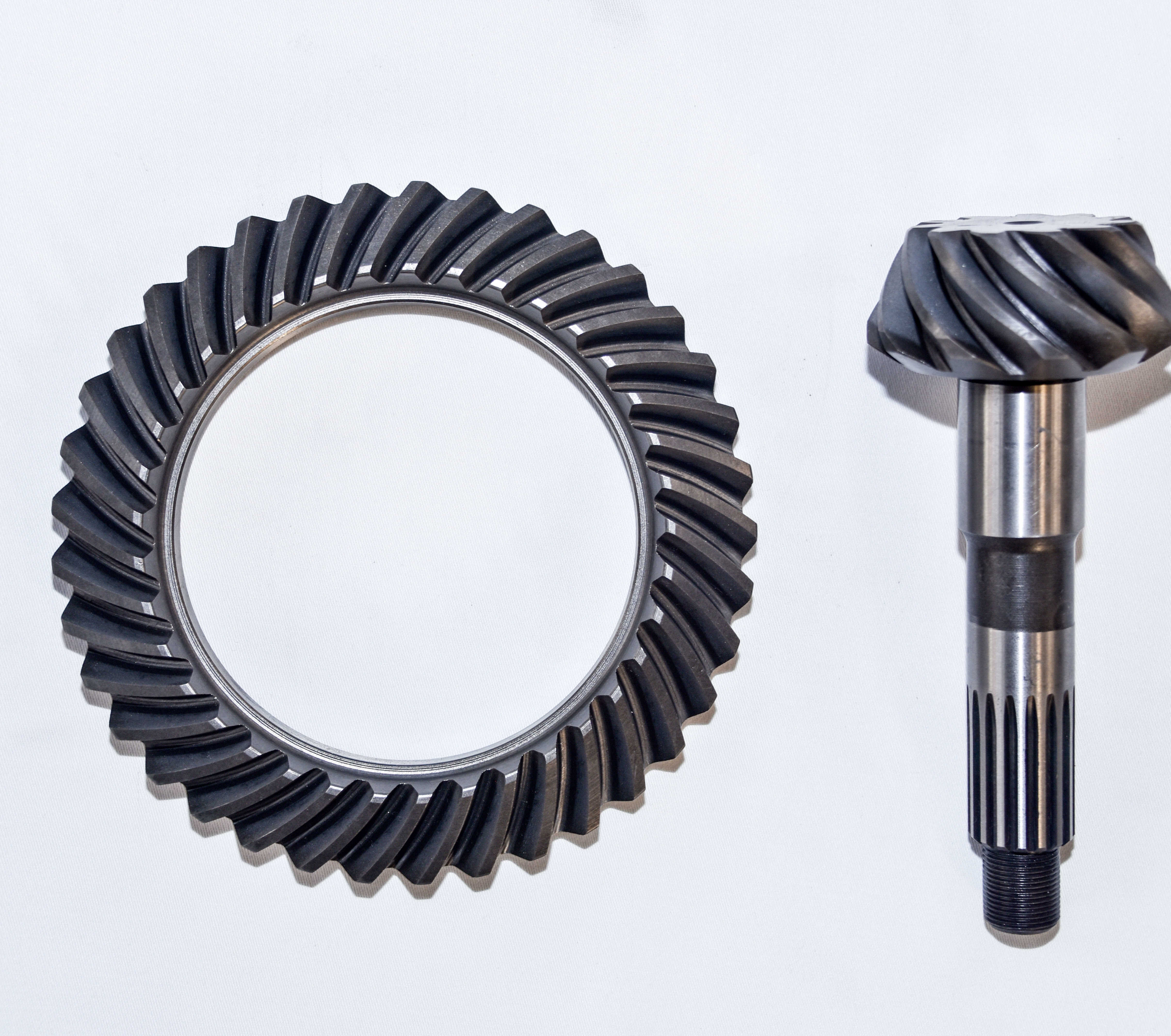 Custom service Hilux Hiace Ring And Pinion Gears for toyota 12x43 Ratio