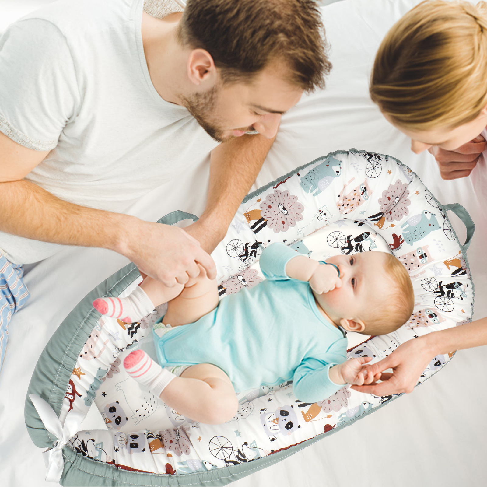 retractable infant sleeping lounger co-sleeper bassinet for newborn baby