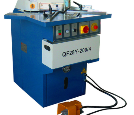 SIECC various angle metal plate notching machine NOTCHER FIXED OR ADJUSTABLE ANGLE NOTCHING MACHINE VR NOTCH 6X200