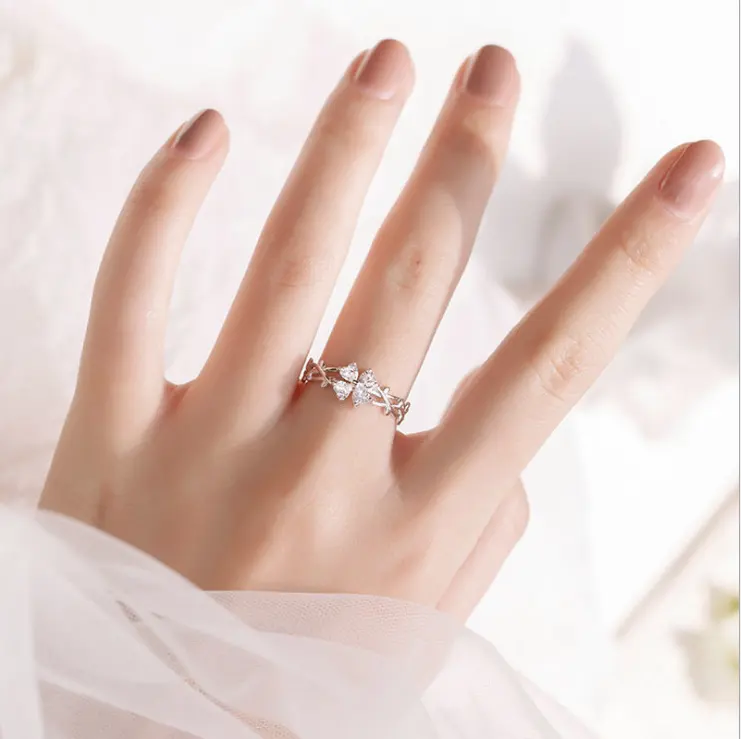Four leaf clover ring female fashion minority design cold wind opening light luxury personality ring