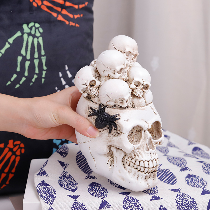 Redeco Hot Selling Creative Halloween Skull Head Ornaments Resin Crafts White Skull Bone For Gifts Party Desktop Decoration