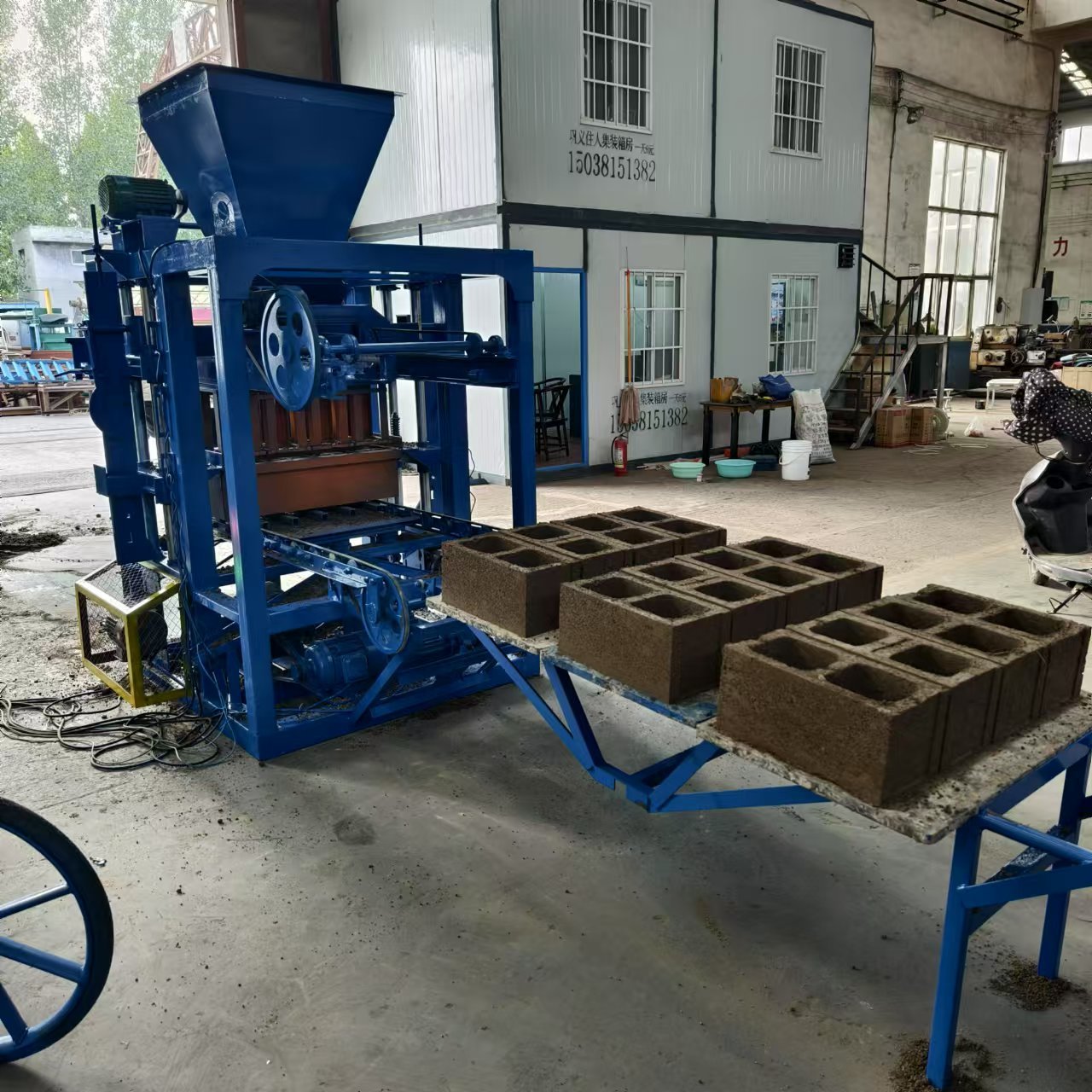Vibration Type Semi Automatic Block Production Line Powered by Electricity Motor or Electricity Generator