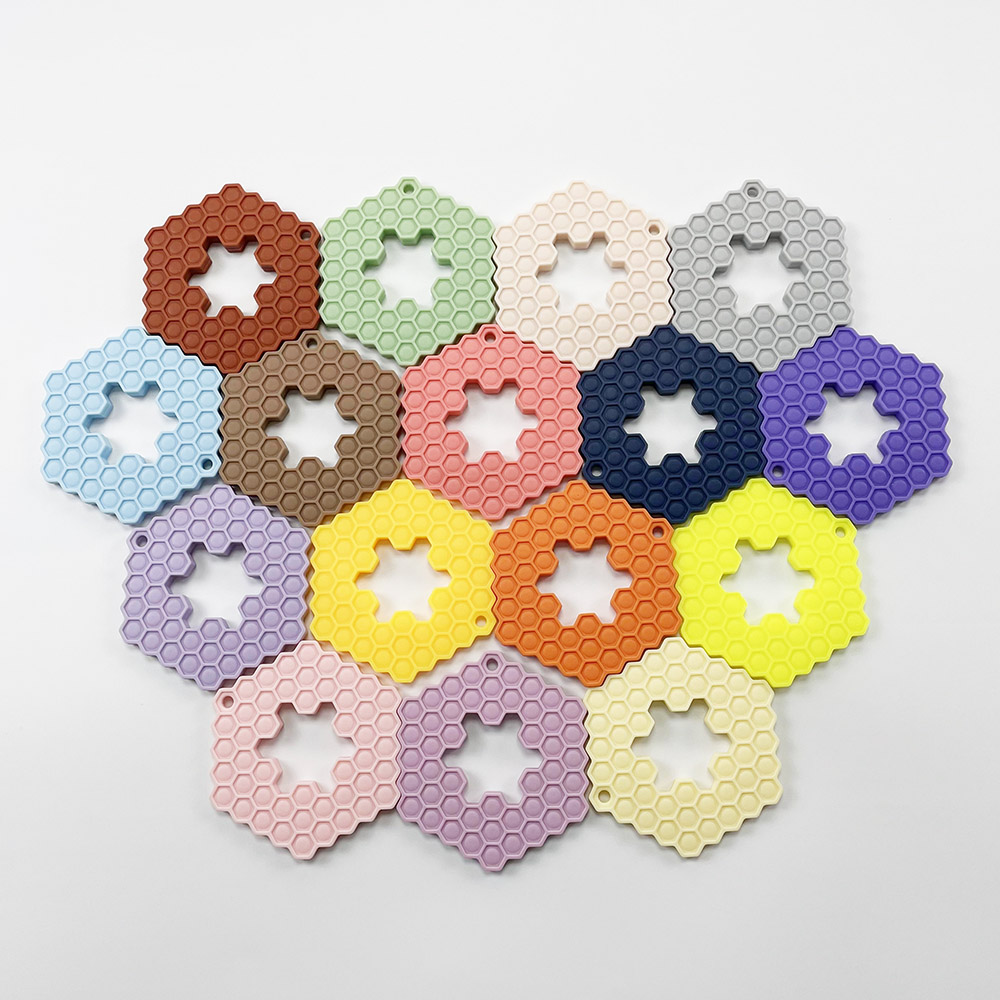 2021 New Design Honeycomb Silicone Teether Customizable Infant Teething Teether Infant Training Teether