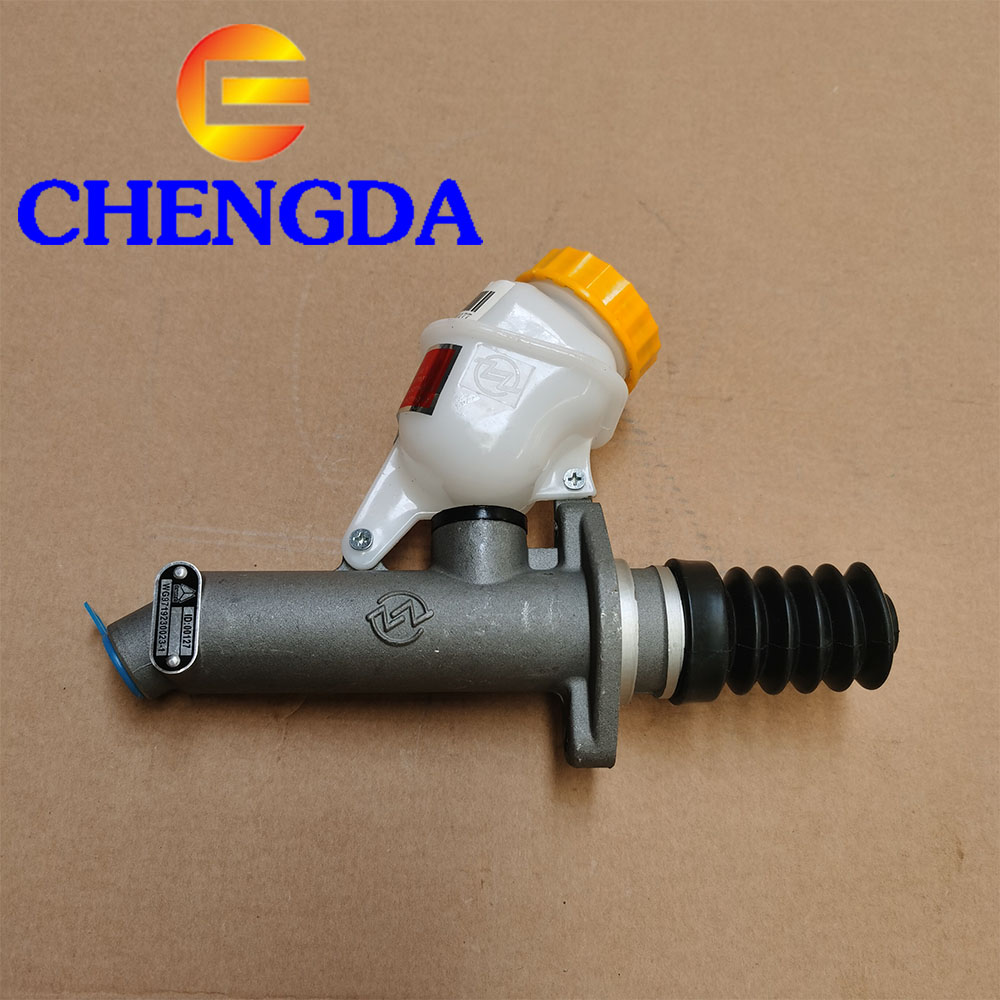China Truck Spare Parts New Clutch Master Cylinder