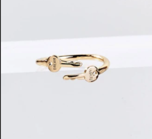 Custom High Quality New Couples Unisex Creative Giving Simple Jewelry Gold Plated Lettering Keys Ring