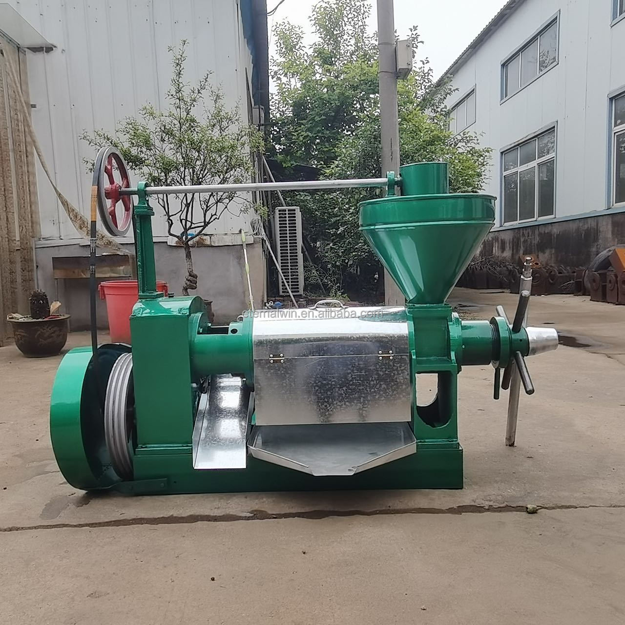 Small Household Screw Oil Press/Commercial Large Yield Oil Pressing Machine/Soybean Coconut Peanut Oil Pressing Equipment