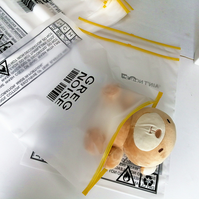 Оптовая продажа пользовательские пластиковые Матовые ziplock сумка Одежда для одежды/футболка/подарок хранения пластиковый мешок с логотипом