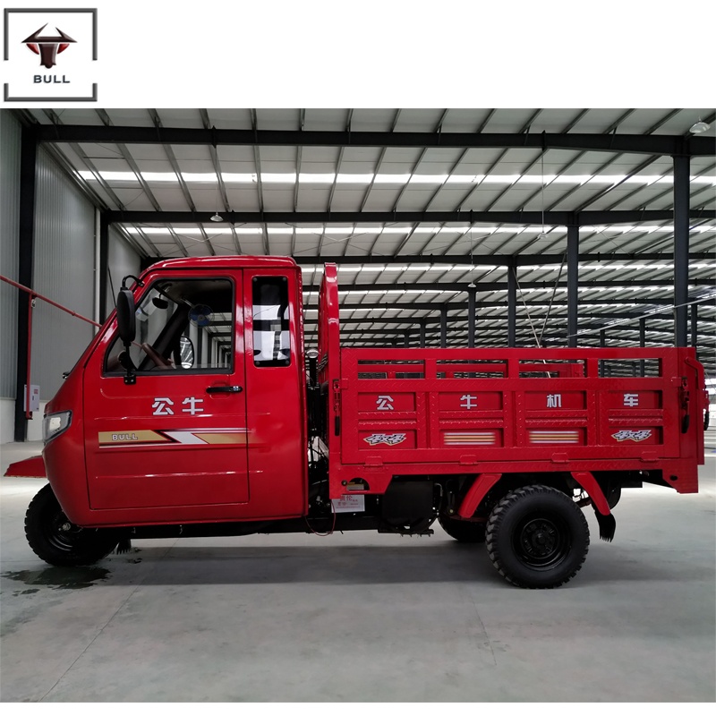Трехколесный мотоцикл Chongqing BULL 250 куб. См с водяным охлаждением