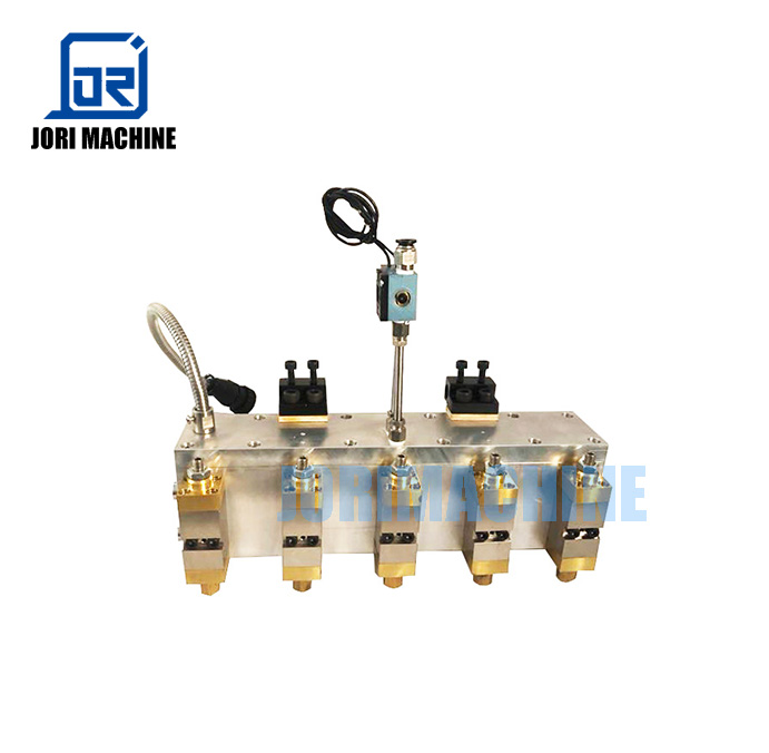 Switch sensitive dot spraying 10L hot melt glue systems