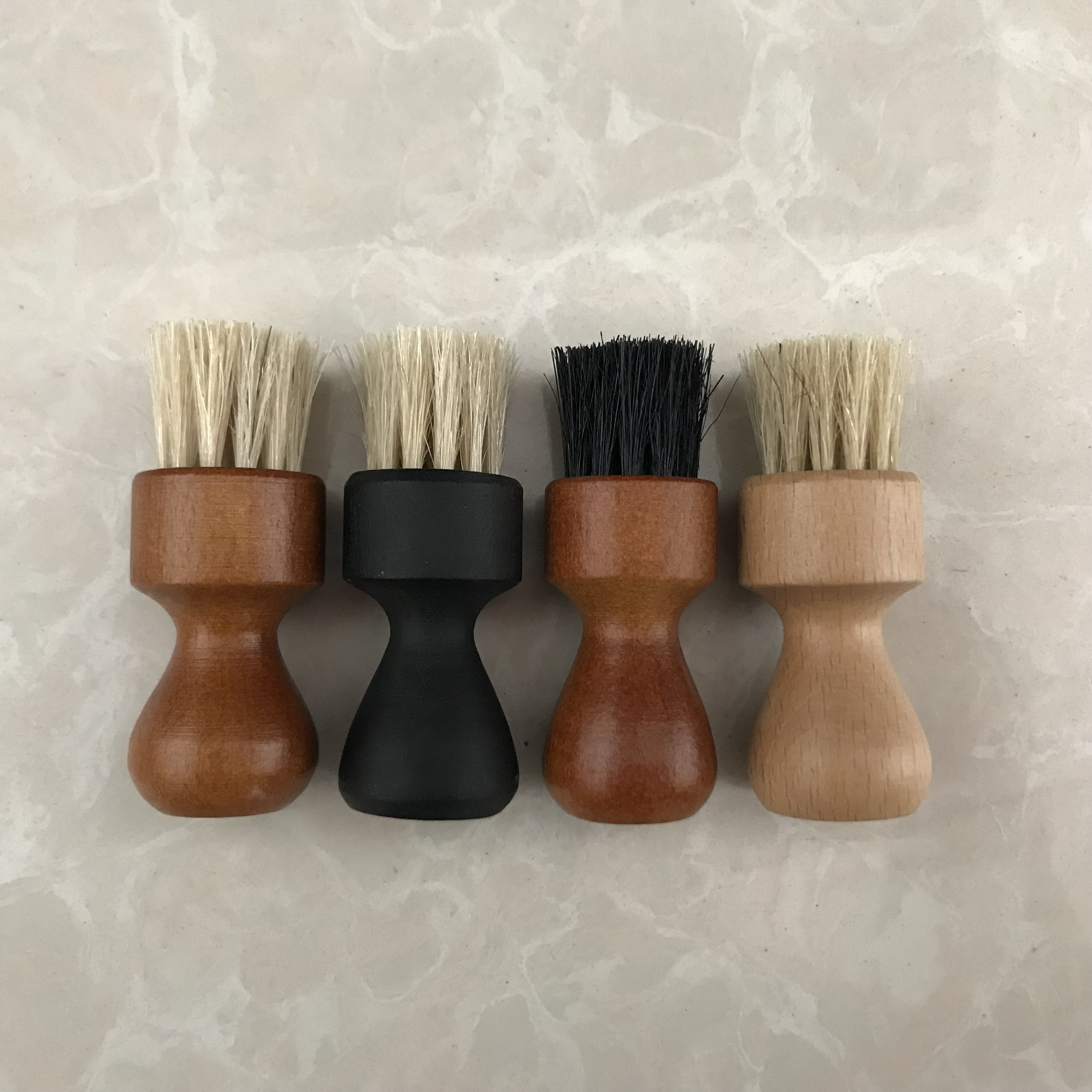 Круглая щетка Beechwood для очистки обуви