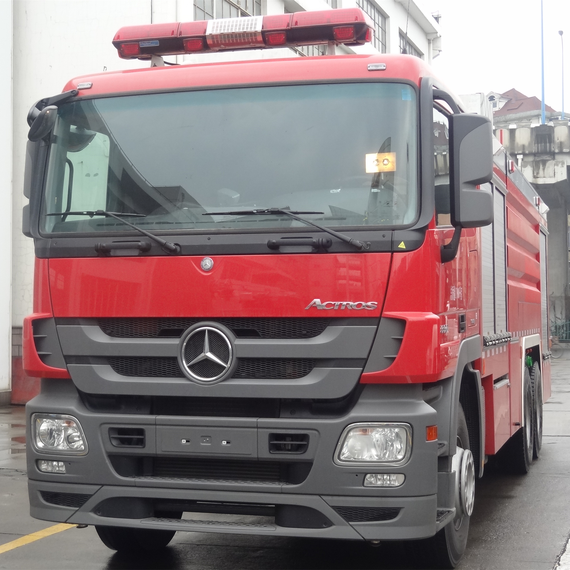 Shanghai Jindun 12 тонн, высокое качество, импортный шасси, водяной бак, пожарная машина на продажу