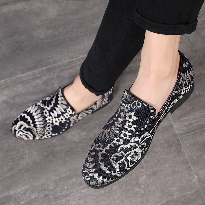 SS0498 Chinese style embroidery man loafers 2019 stylish men's casual slip on shoes