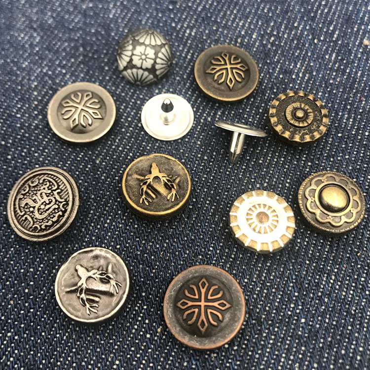 2018 hot sale custom free sample garment metal decorative rivets for clothing