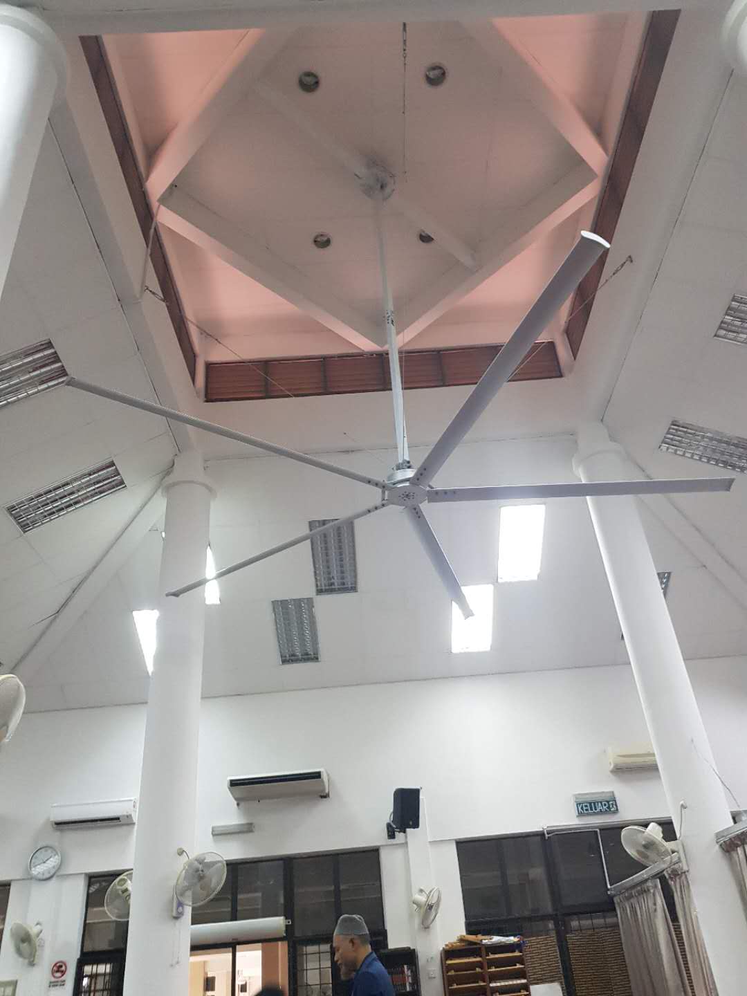 Потолочный вентилятор 24 фута HVLS от производителя Guangzhou QX