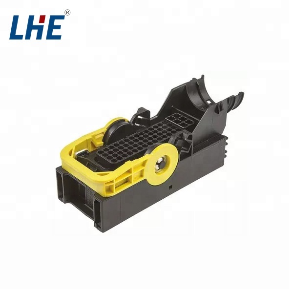 1-1418883-1 AMP Автомобильный электрический соединитель для автобуса листьев volvo pbt gf10