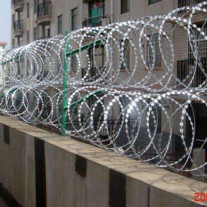 BTO-22 забор проволоки бритвы/колючая проволока бритвы/Concertina Razor Wire