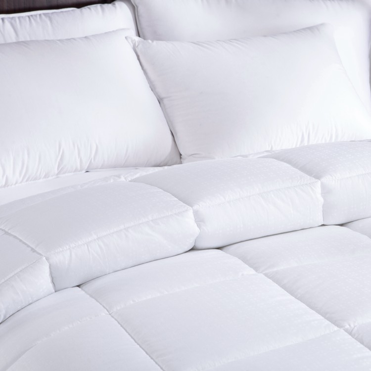 High quality hotel use 200gsm microfiber filling thin summer quilts