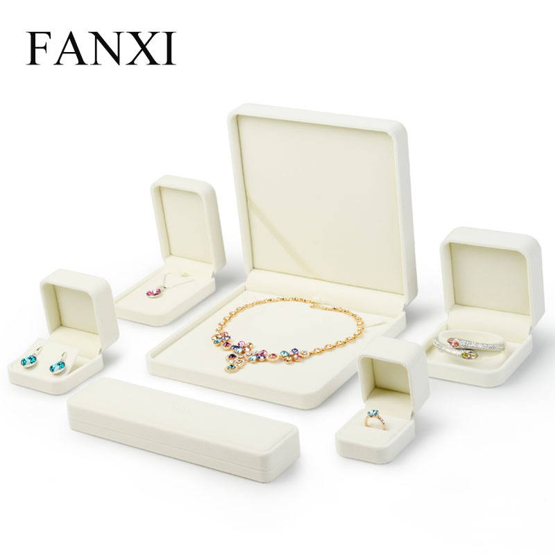 FANXI, оптовая продажа, Белая бархатная коробка для украшений с тиснением для колец, ожерелий, браслетов, подарочная упаковка, большая коробка на заказ