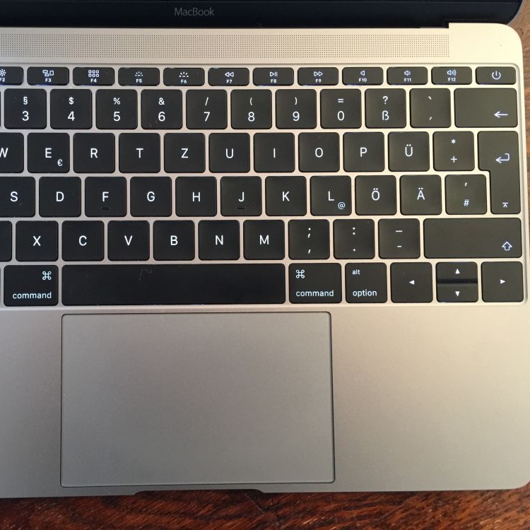 Прорезиненный чехол с русской клавиатурой для macbook pro