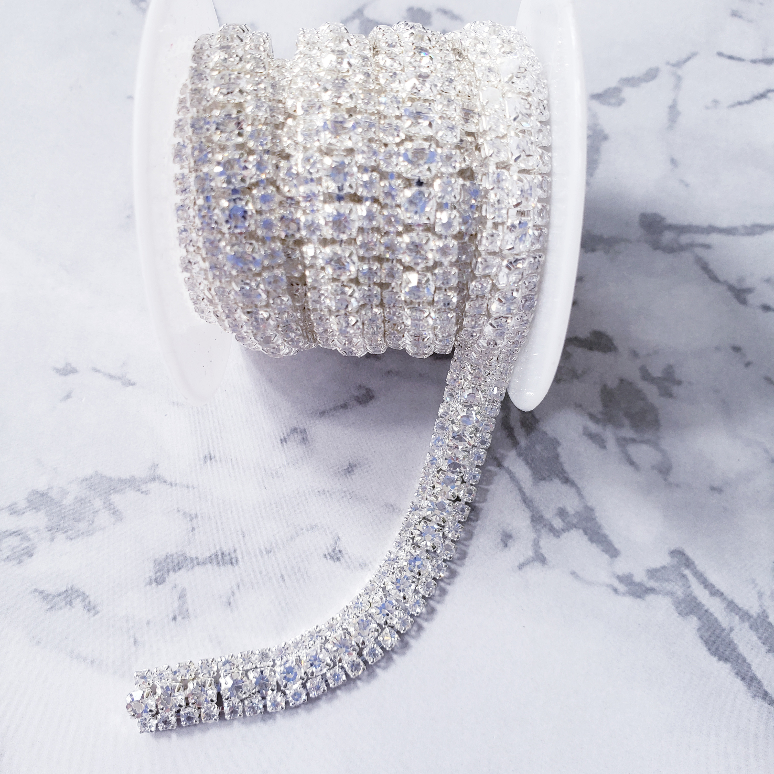 At the bottom of the round hole Rhinestone chain women's clothing hand-sewn fashion rhinestone cup chain