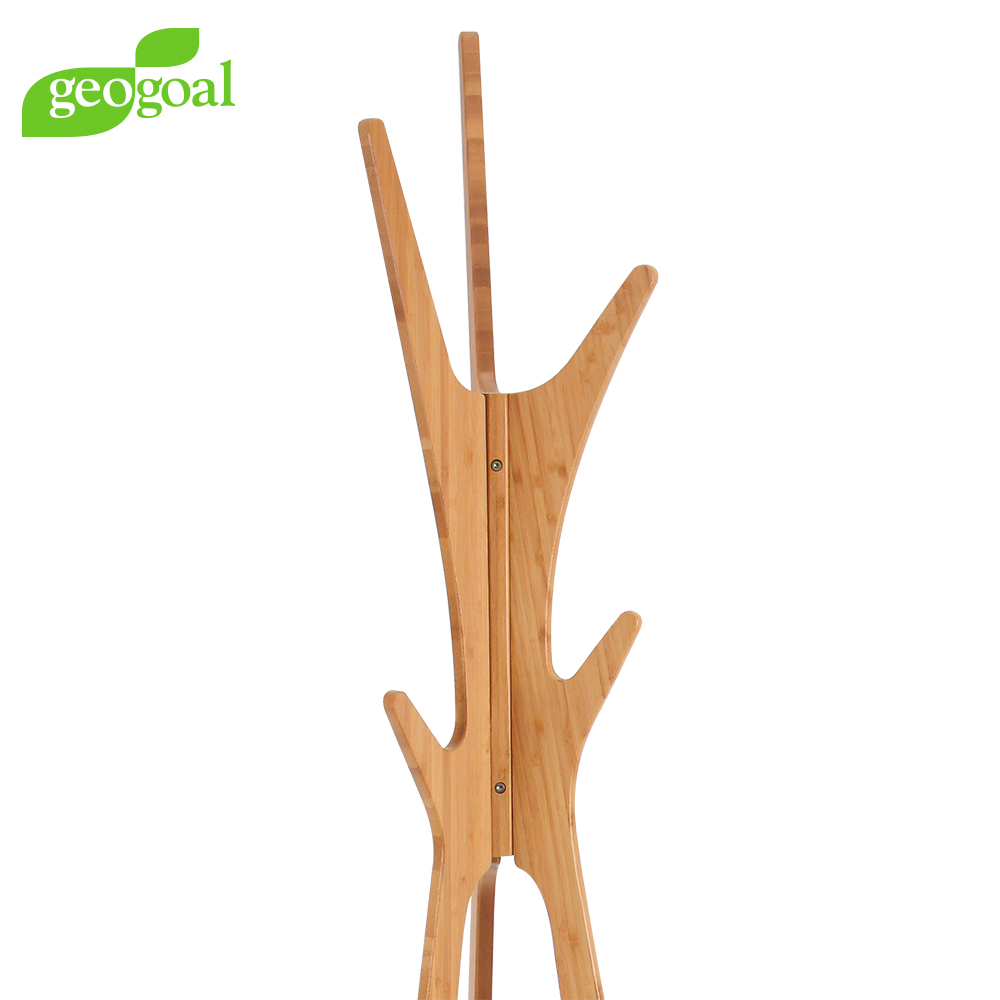 Отдельно стоящие Bamboo шляпу и пальто стоят вешалка для одежды