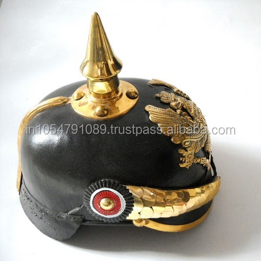 Немецкий шлем с шипами из кожи Pickelhaube