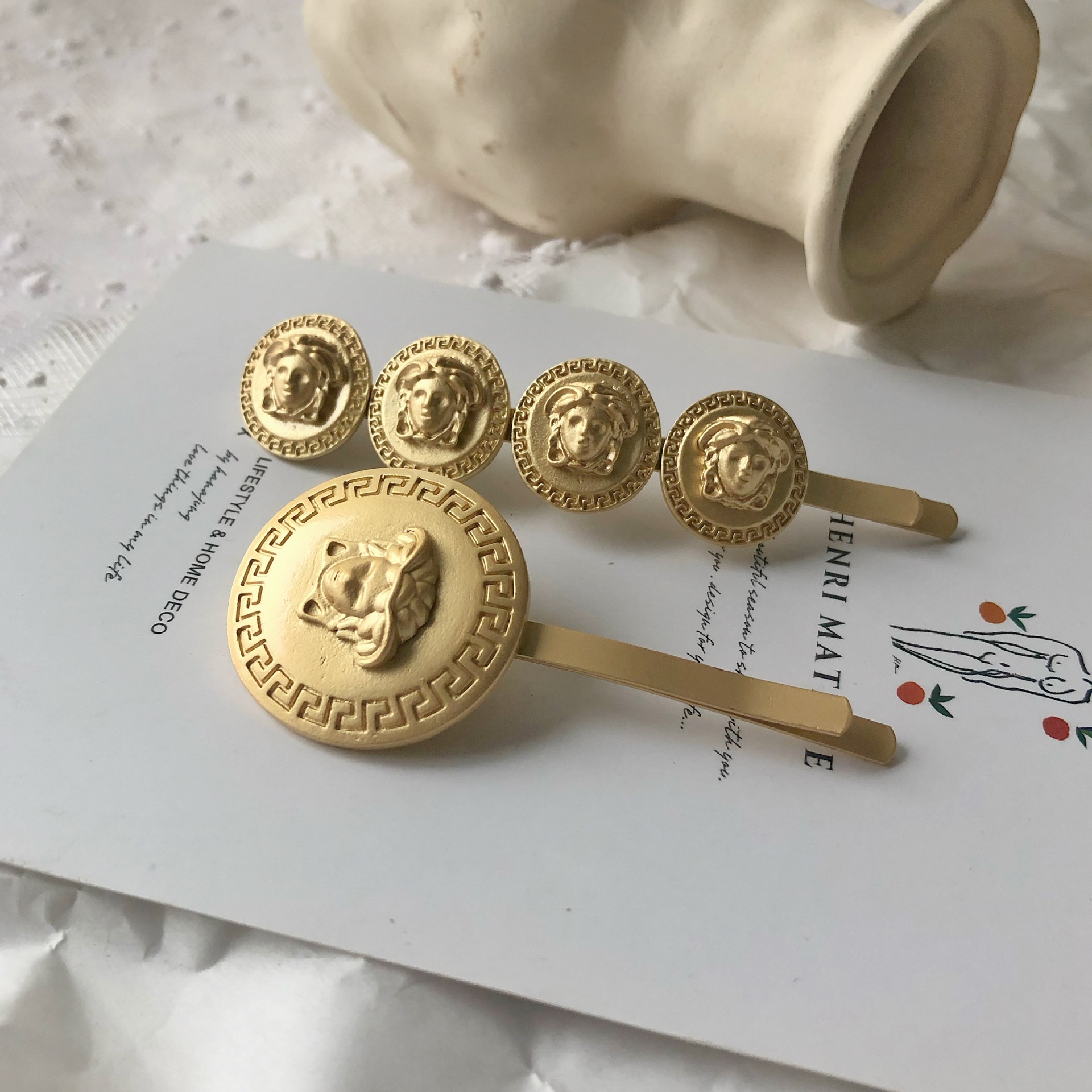 2020 Daihe Dumb gold beauty head coin hairpin Vintage European and American hairpins
