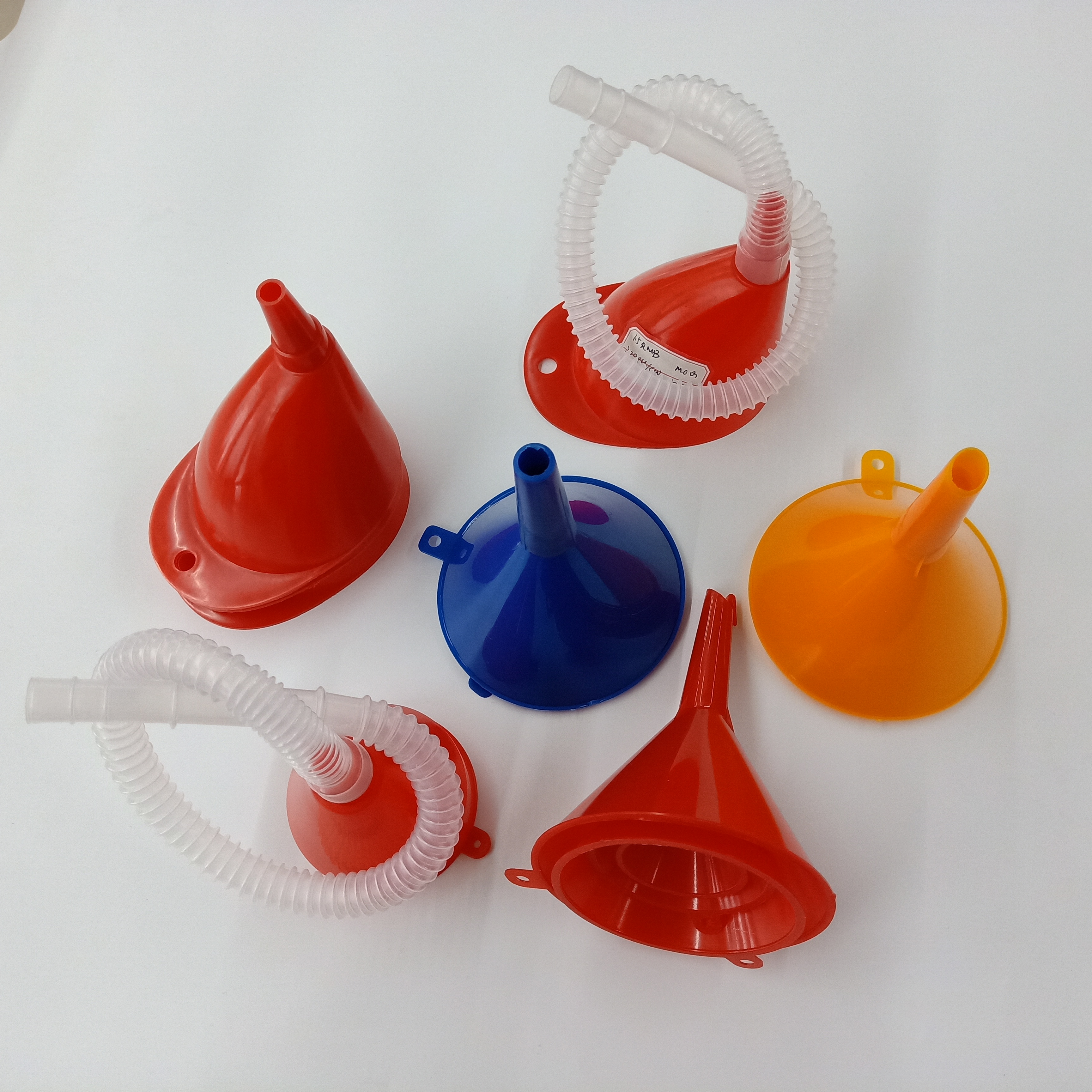 Цветная пластиковая воронка для воды FunnelPlastic