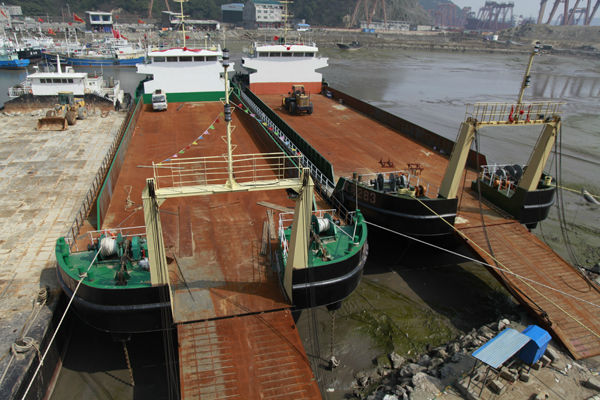 75 м 2385 DWT LCT баржа для продажи видео ( http://v.youku.com/v_show/id_XNTQwOTM2OTg0.html )