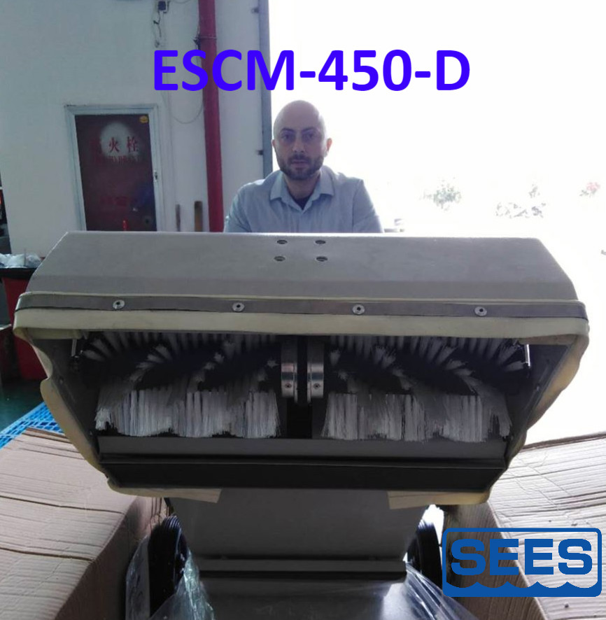 ESCALATOR MOVING WALK STEP CLEANER