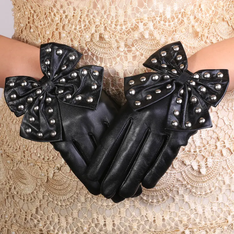 Cute women texting Christmas gift rivet Leather sheepskin gloves with bow