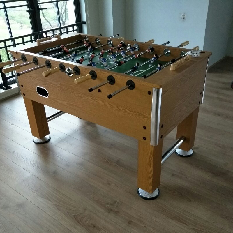 Классический спортивный стол для игры в футбол