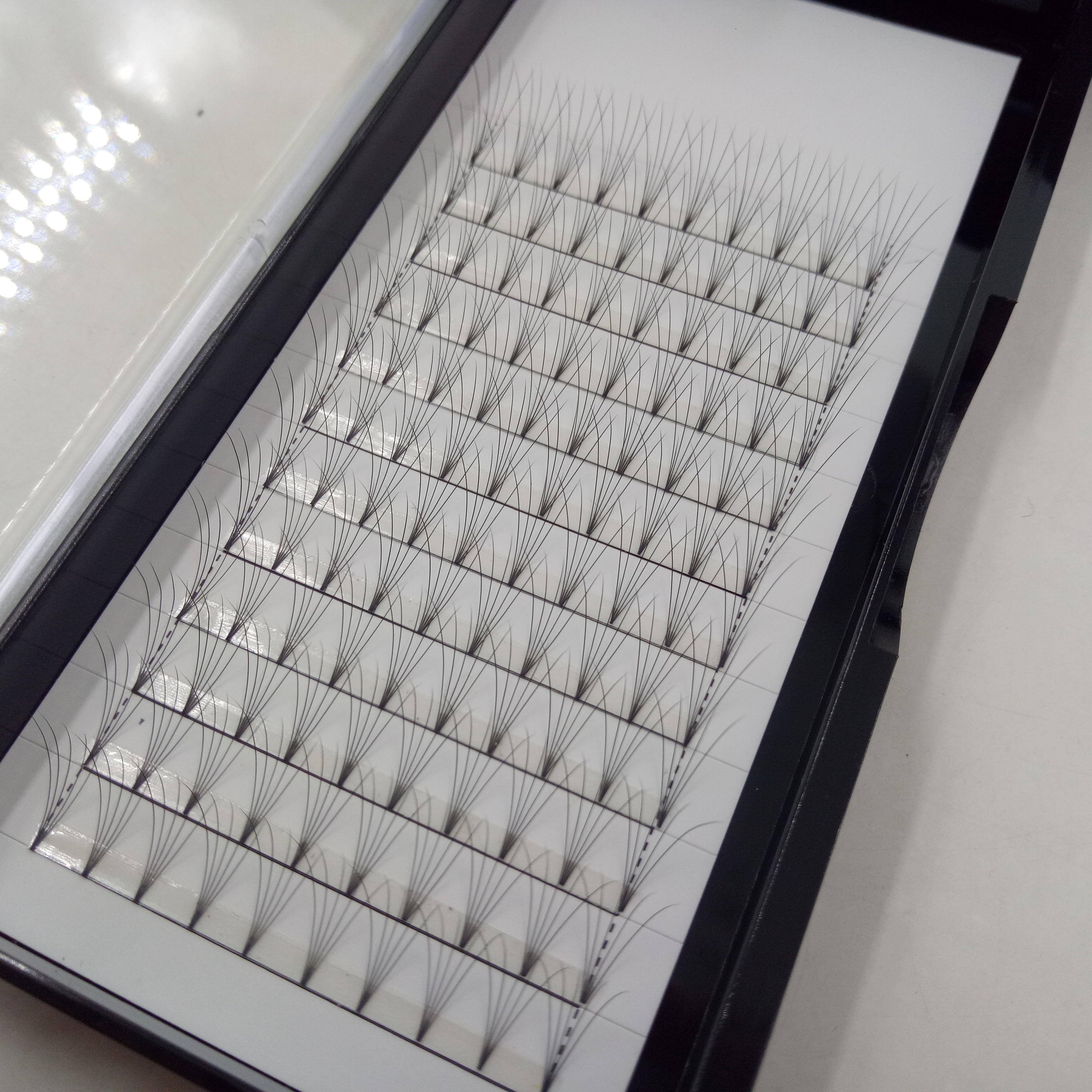 0.05mm long and short stem eyelash extension pre made fans volume lashes