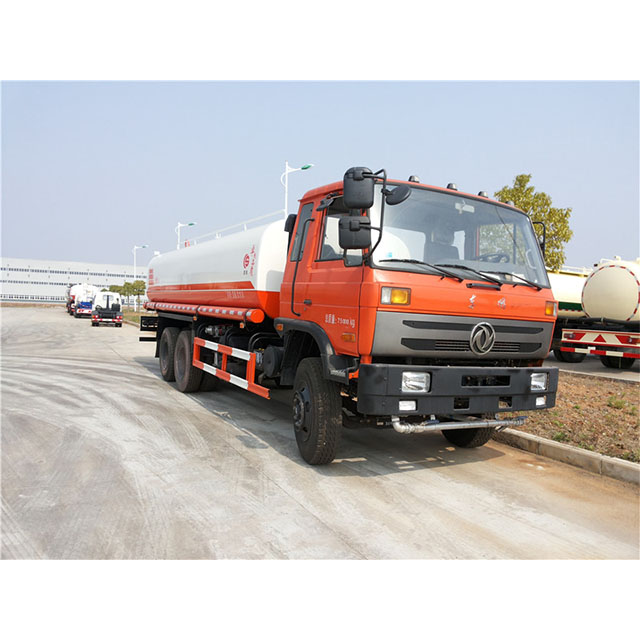 Грузовик с резервуаром для воды Dongfeng на 20000 литра