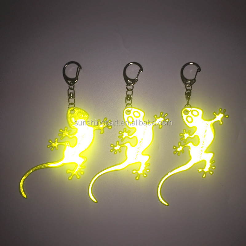 Promotion CE animal shape soft reflective hanger