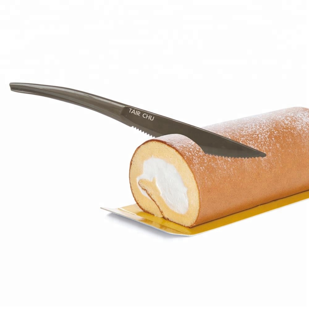 Made In Taiwan Classic Chocolate Color Plastic Swiss Roll Knife