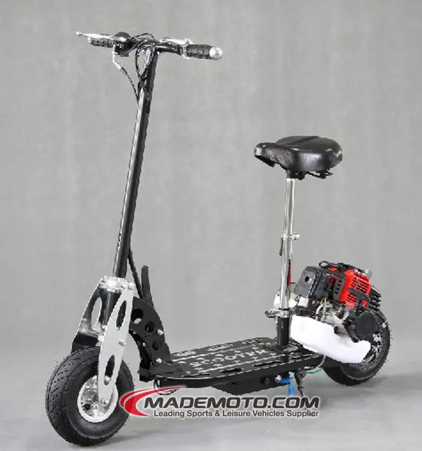 Бензиновый моторизованный скутер с педалями