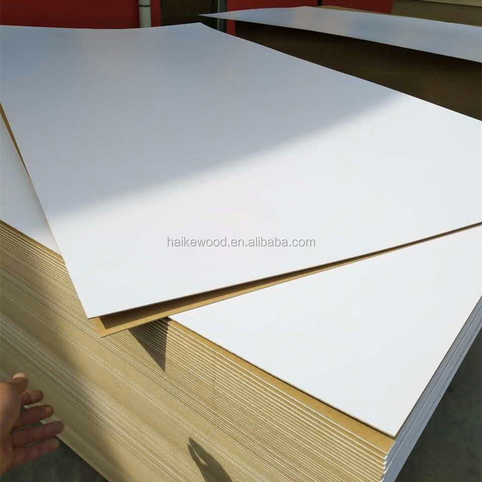 Высококачественный белый меламин с облицовкой mdf 3 мм в продаже