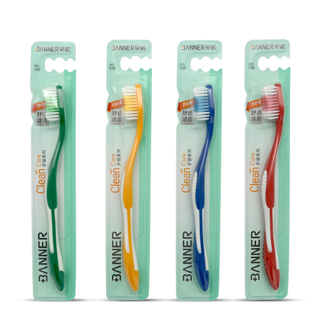 Manufacturer Wholesale Adult Toothbrush with Medium Hard Bristles round Nylon Bristles PP Handle for Home Travel Use Disposable