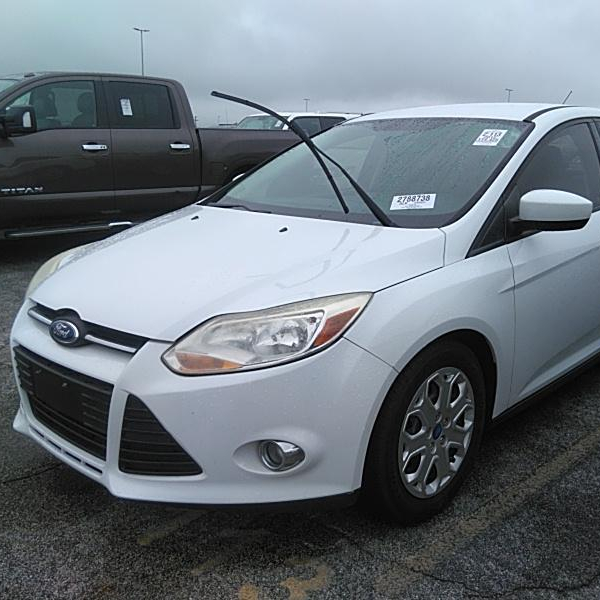 Дешевые и довольно подержанные автомобили FORD FOCUS 2012 на продажу