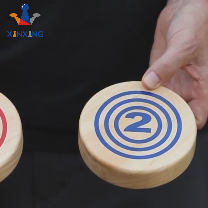 Гигантская деревянная игра во дворе, сочетающая подковы, набор для боулинга