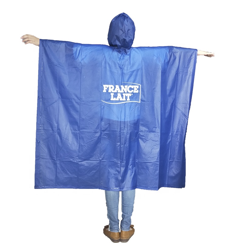 Hot sales cheap plastic reusable customized Logo rain ponchos/ pvc poncho rain coats