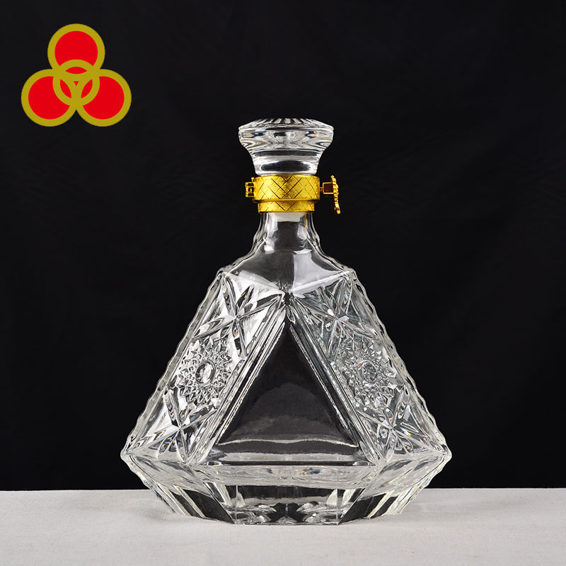 Треугольная Тяжелая уникальный дизайн 75cl стеклянная бутылка для ликера с пробкой