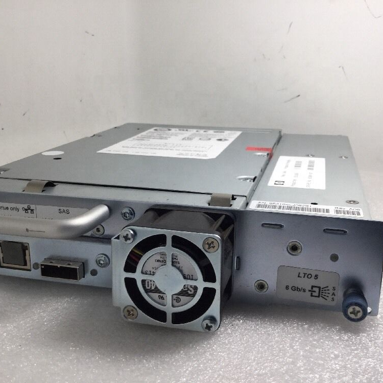 Ленточный привод HP BL540B MSL 2024 MSL 4048 LTO 5 SAS 695111-001